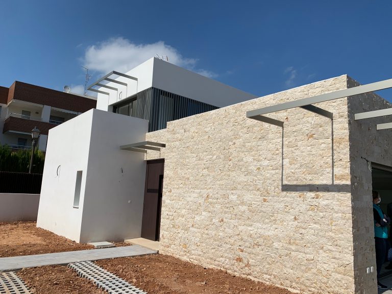 6 viviendas pareadas en Rocafort ya entregadas | Jose Crespo Champion